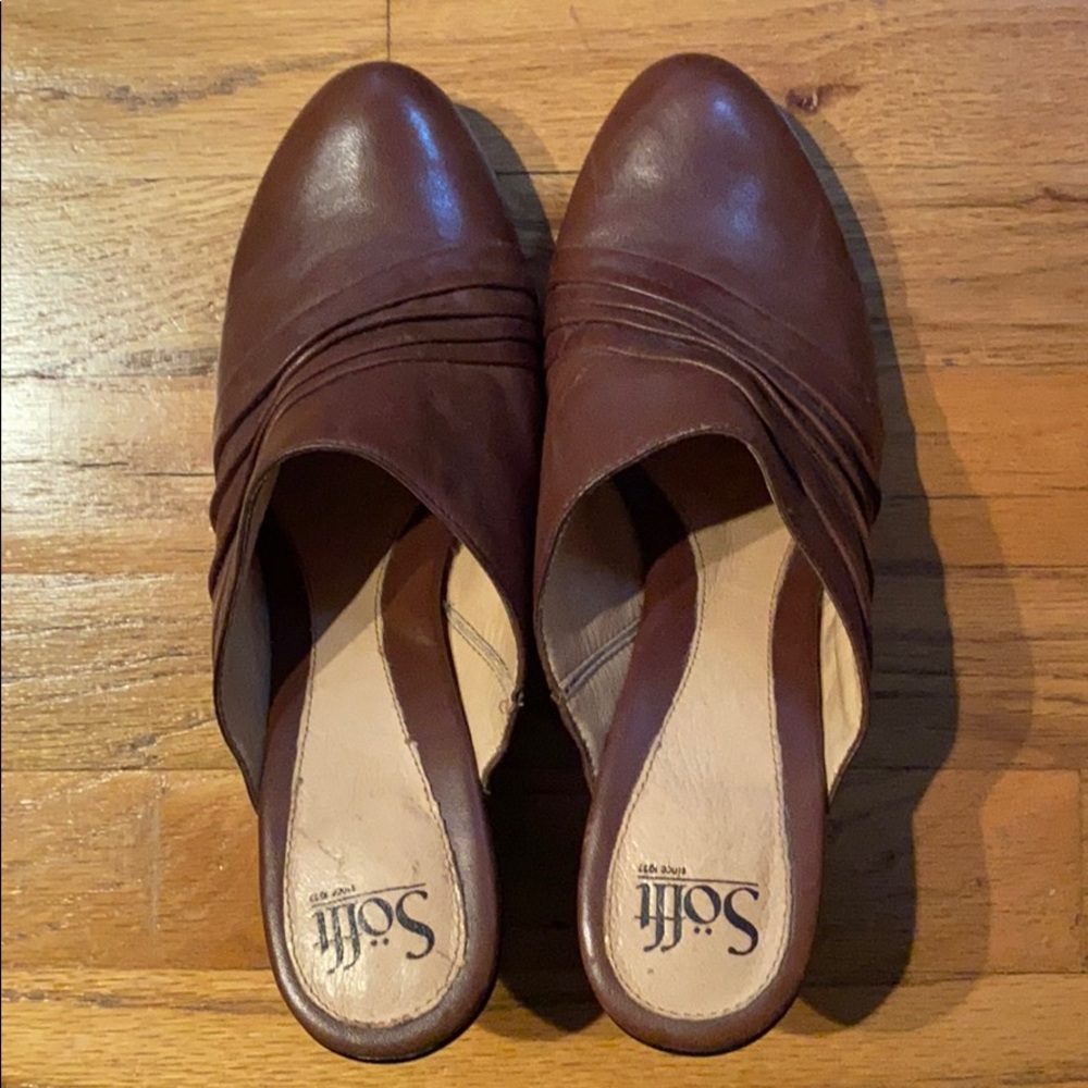 🚛NWOB Sofft brown mules size 9
